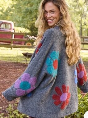 Natural Life Lexie Daisy Floral Intarsia Cardigan Sweater S/M Wool Blend